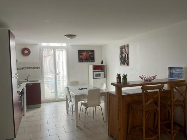 Villa Magali - Appartement Climatise T3 Duplex - Grau-Du-Roi - Hypercentre 20 M De La Plage Le Grau-du-Roi Bagian luar foto